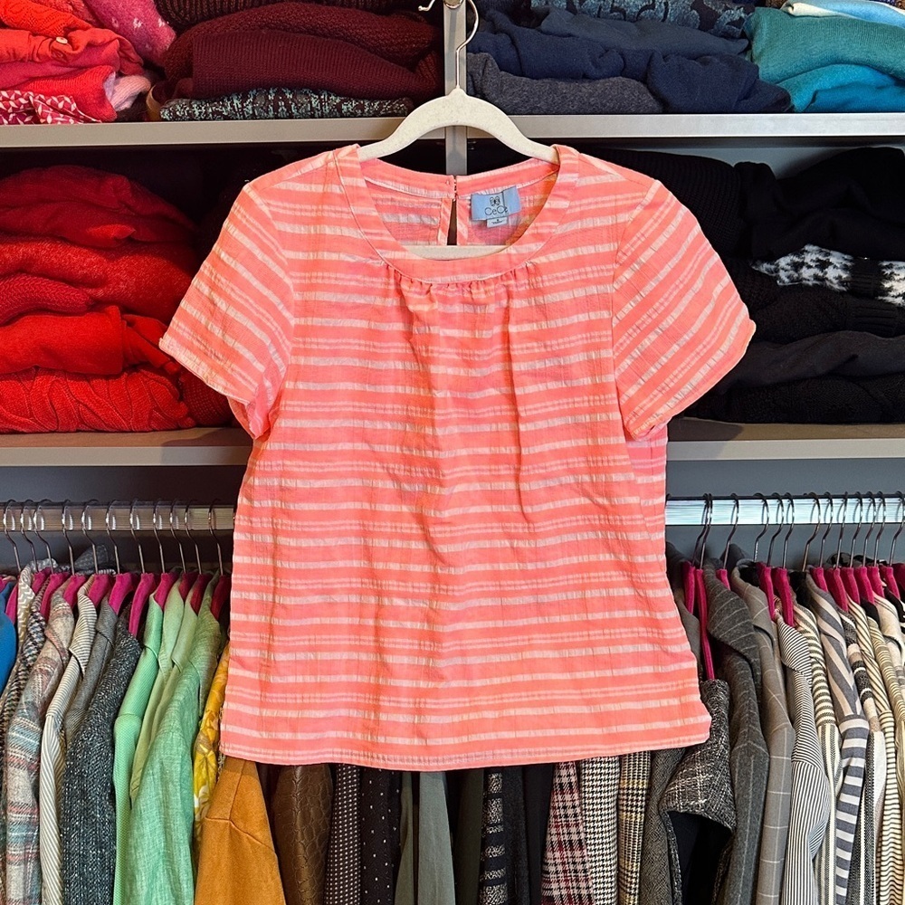 CeCe fluorescent pink/cream striped short sleeve back button closure top size S